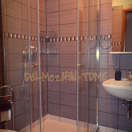 Pensiune Piszkeri Vendeghaz - Cece