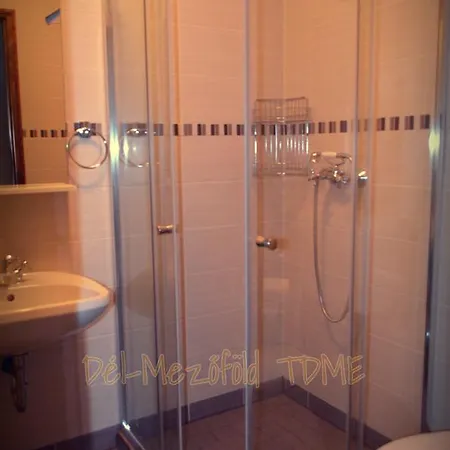 Piszkeri Vendeghaz - Pensiune 3*